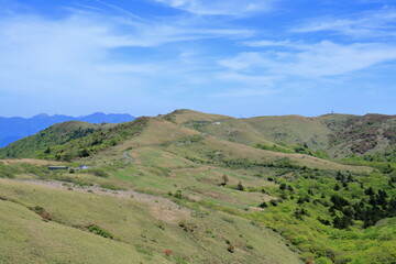 Naklejka premium 大川嶺連峰 初夏の景観 （愛媛県 四国カルスト）
