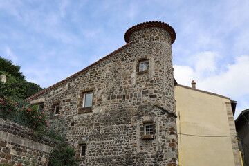 Bâtiment typique, vue de l'extérieur, ville de Le Puy en Velay, département de la Haute Loire,...