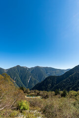 Fototapeta premium 北岳登山道草すべりからの眺め 山梨県南アルプス市