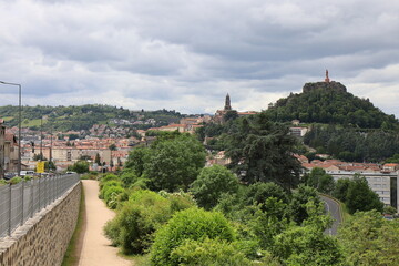Vue d'ensemble de la ville du Puy, ville de Le Puy en Velay, département de la Haute Loire, France