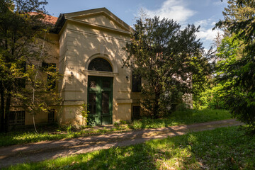 Obraz premium Old historic haunted orphanage in an abandoned palace in Hungary