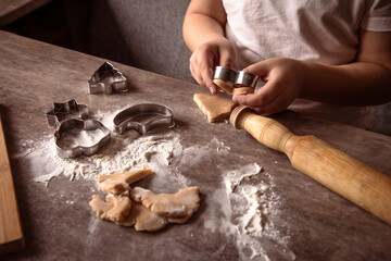 baking christmas cookies