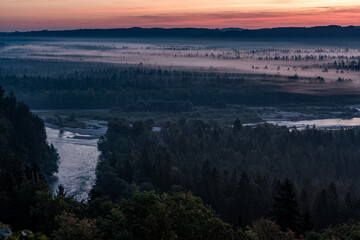 Sonnenaufgang über der Isar-Loisach-Mündung