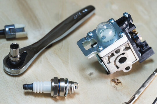 Small 2-stroke engine parts repair DIY replacement, Carburetor, air filter, fuel line, gasket 
