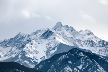 Obraz premium Snow mountain scenery background picture
