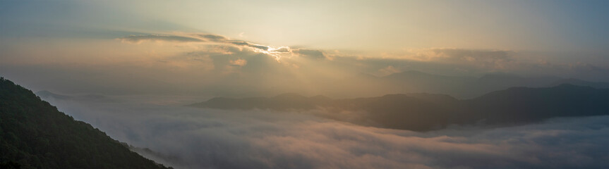 広島市荒谷山から見える雲海（パノラマ）