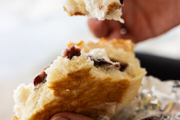 とても美味しい日本のホイップクリーム入りのアンパン