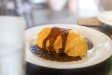 カフェのオムライス