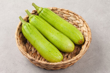  An annual vine of the gourd family. The vine has a pentagonal cross-section and grows by wrapping with tendrils.