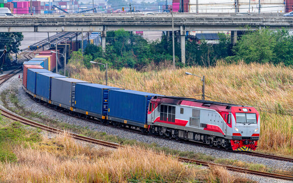 freight Container train num 835 at Hua Takhe, Bangkok, Thailand 