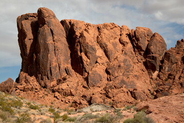Fototapeta premium Beautiful hikes through an amazing landscape of Valley of fire State park, Nevada USA