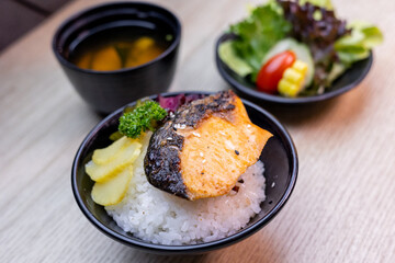salmon grill with rice