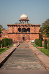 Fototapeta premium 人生で一度は行ってみたいタージマハルのとても美しい風景The beautiful scenery of the Taj Mahal that you should visit at least once in your life