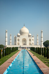 Fototapeta premium 人生で一度は行ってみたいタージマハルのとても美しい風景The beautiful scenery of the Taj Mahal that you should visit at least once in your life