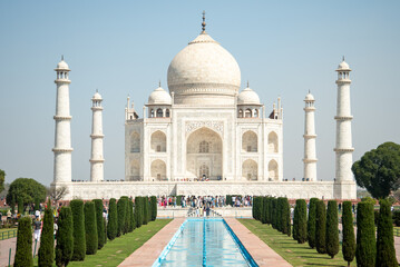 Naklejka premium 人生で一度は行ってみたいタージマハルのとても美しい風景The beautiful scenery of the Taj Mahal that you should visit at least once in your life