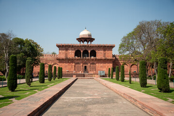 Fototapeta premium 人生で一度は行ってみたいタージマハルのとても美しい風景The beautiful scenery of the Taj Mahal that you should visit at least once in your life