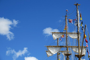 Masten und Rigg an einem Großsegler - masts and rigging on a square sail clipper