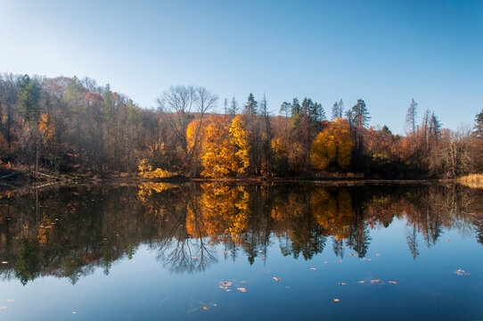 tarrywile state park autumn lake danbury Connecticut