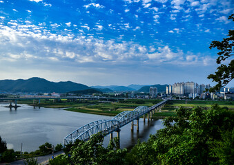 Obraz premium bridge over river
