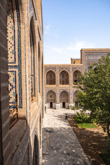 Fototapeta premium Internal courtyard of Cher-dor medersa, in Samarkand, Uzbekistan 
