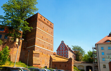 Krzywa wieża w Toruniu, Polska. Leaning tower in Torun, Poland © 123108 Aneta