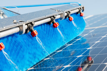 Reinigung von Photovoltaikanlage mit einem Roboter, Freiflächen