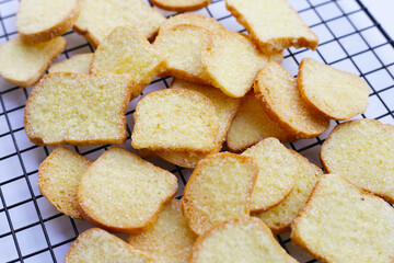 Crispy butter and sugar bread