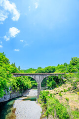 Fototapeta premium 初夏の轟橋 大分県豊後大野市 Early summer Todoroki-bashi bridge. Oita Pref, Bungono City.
