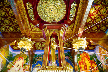 タイチェンマイにあるワット・チェディルアン寺院の美しい風景Beautiful scenery of Wat Chediluang temple in Chiang Mai, Thailand