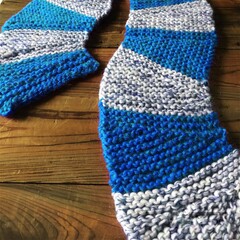 引き返し編みの毛糸のマフラー、ピンクと白の毛糸のマフラー、引き返し編みのマフラー