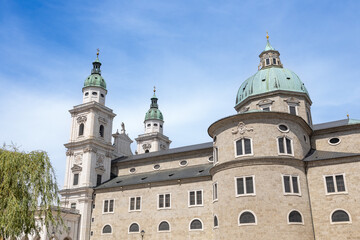 Fototapeta premium Dom zu Salzburg in der Altstadt von Salzburg