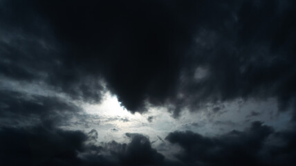 Obraz premium Cloud Storm Sky Dark Rain Lightning Thunder Stoumy Typhoon Nature Light Scene Rainy Atmosphere Damage Effect Carbon dioxide Dust Air pollution 2.5 Pm, Texture Nature Windstorm Weather Skyscapte.