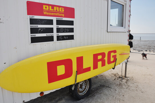 #DLRG Wasserrettung, das Logo des Einsatzteams an der Nordseestation Ostfrieslands in Norddeich. 