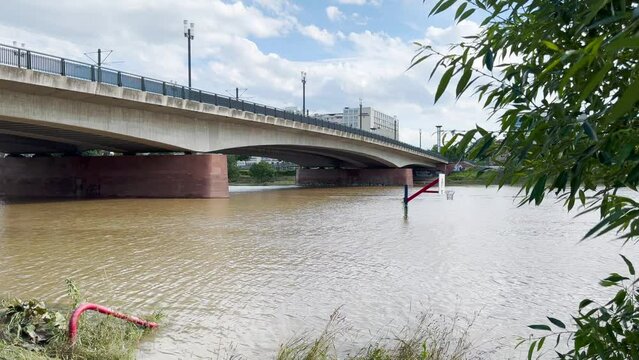 Flood waters from the Rhine flooded a basketball hoop in Mannheim 