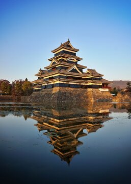 Burg Matsumoto in der Pr&auml;fektur Nagano in Japan. Die auch Kr&auml;henburg genannte Burg ist Nationalschatz. 

