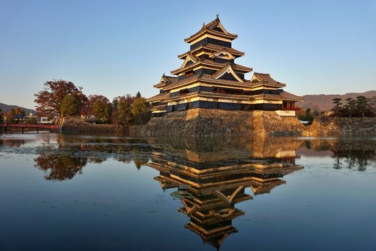 Burg Matsumoto in der Pr&auml;fektur Nagano in Japan. Die auch Kr&auml;henburg genannte Burg ist Nationalschatz. 
