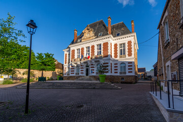 Vue extérieure de l'hôtel de ville de Saulx-les-Chartreux, France, commune française située dans le département de l'Essonne, en région Ile-de-France