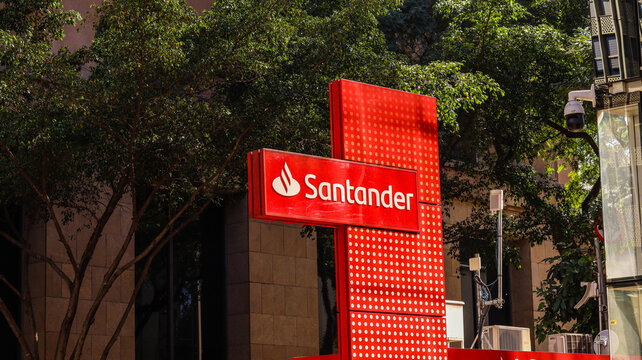 Banco Santander na avenida paulista. Foto feita em S&atilde;o Paulo, SP, Brasil em 10 junho 2024	