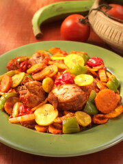 Poulet, Hühnchen, Ghana, afikanisches essen, Tellergericht, Westafrika, 
