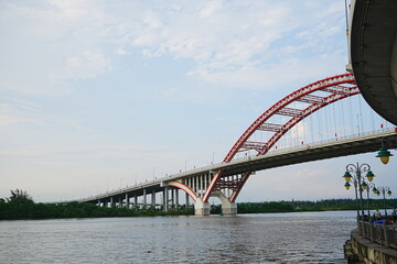 Fototapeta premium Hoang Van Thu Bridge in Hai Phong, Vietnam - ベトナム ハイフォン ホアンヴァントゥ橋