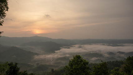 Obraz premium Morning view high on the mountain.