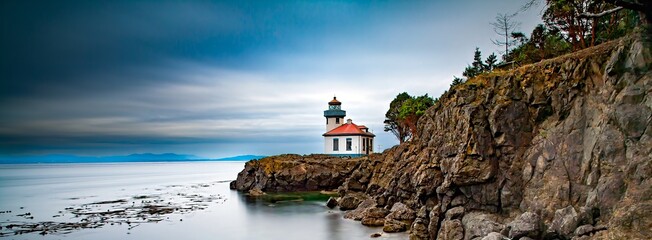 Lime Kiln Light on Lime Kiln Point, in Line Kiln State Park, San Juan Island, Washington © Bob