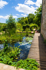 Jardin des Paradis, écrin de verdure dans le village médiéval de Cordes-sur-Ciel