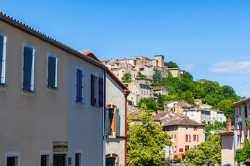 Village médiéval de Cordes-sur-Ciel, parmi les plus beaux de France, depuis le bourg moderne