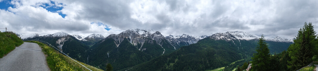 Obraz premium Panoramas vom Müstair-Tal