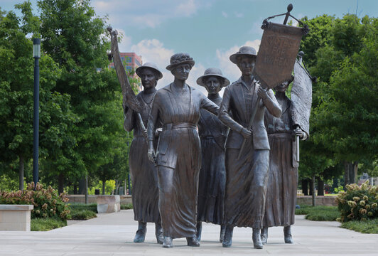 up close Tennessee Woman Suffrage Monument, Inc.