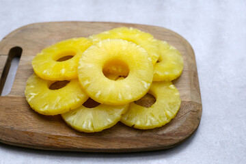 Pineapple fruit, Canned pineapple sliced