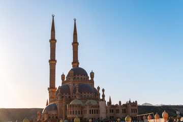 Obraz premium Beautiful Al Mustafa Mosque in Old Town of Sharm El Sheikh in Egypt, at sunset
