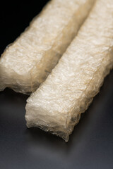 黒背景に国産の天然角寒天