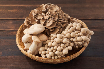 キノコの盛り合わせ（舞茸、エリンギ、ぶなしめじ）